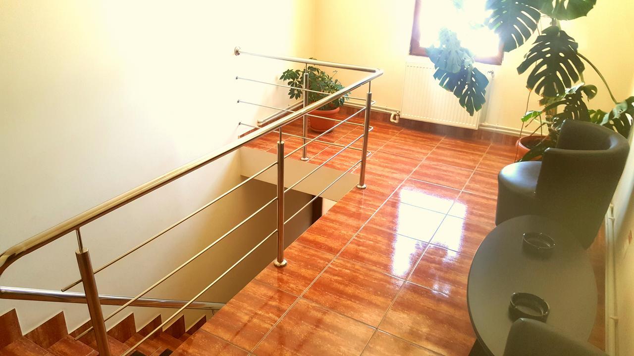 La Salcii Motel Кълъраш Екстериор снимка
