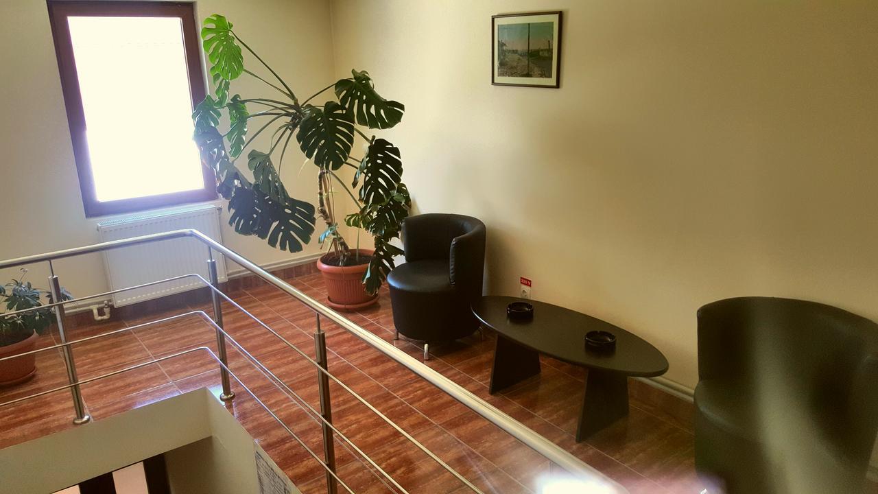La Salcii Motel Кълъраш Екстериор снимка