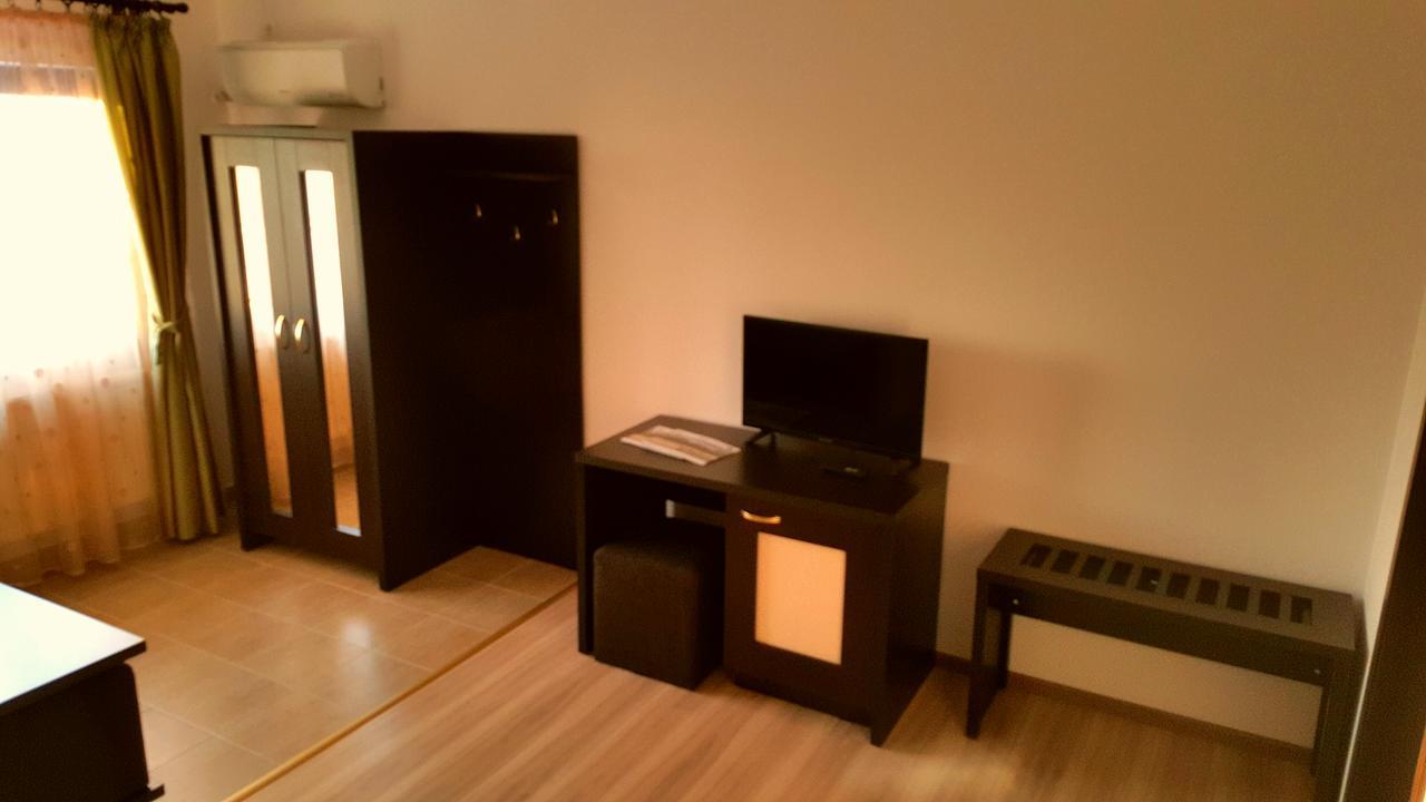 La Salcii Motel Кълъраш Екстериор снимка